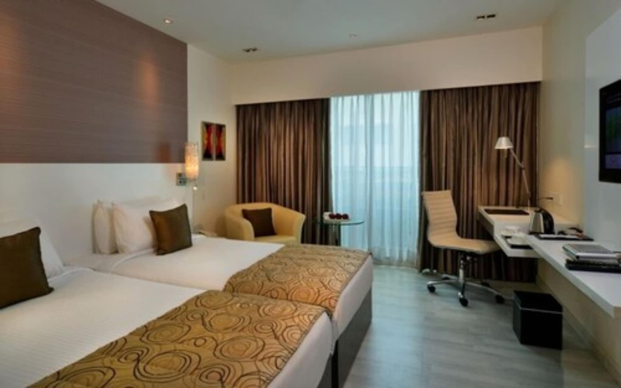 Majestic Court Sarovar Portico Navi Mumbai Exterior photo