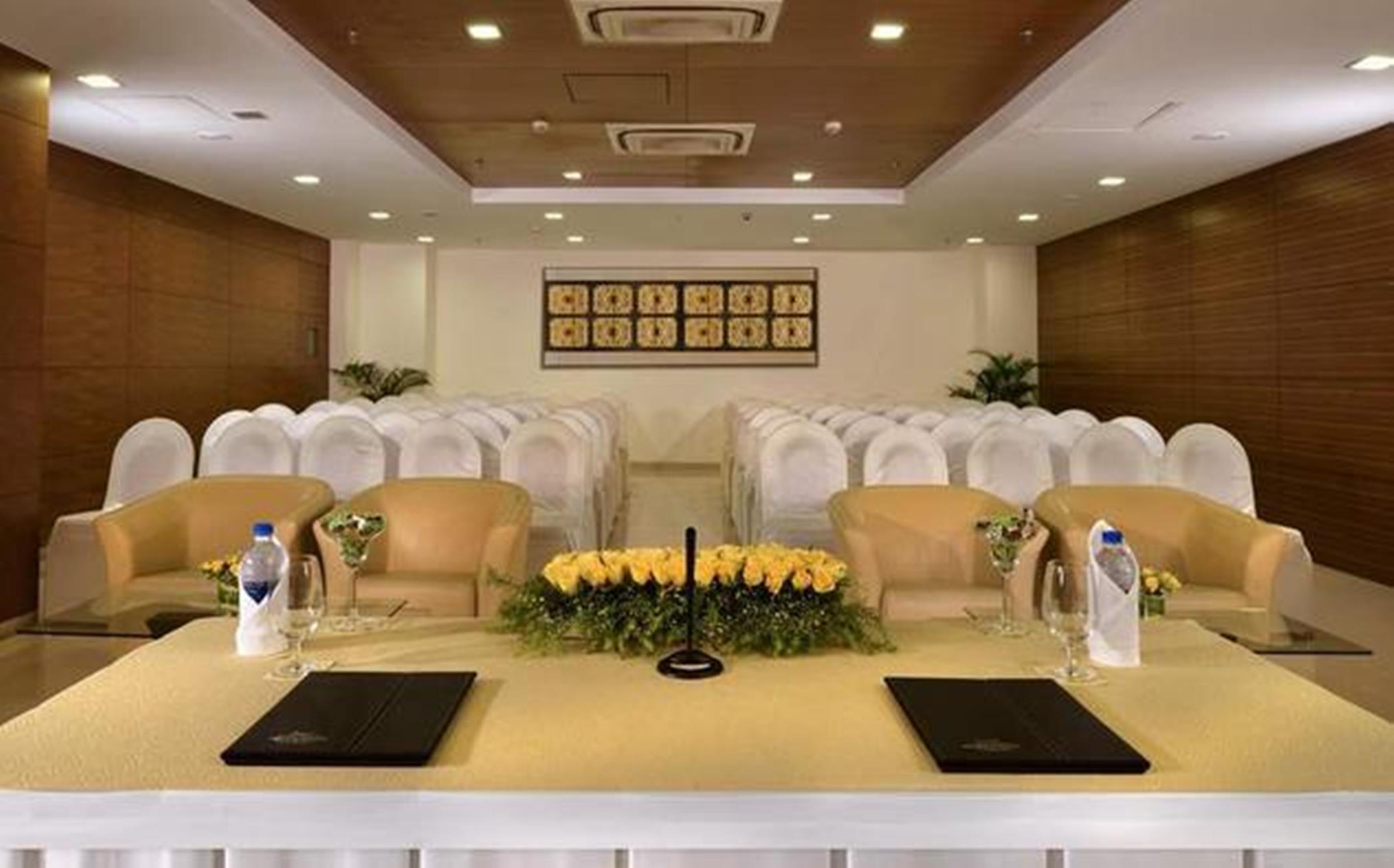 Majestic Court Sarovar Portico Navi Mumbai Exterior photo