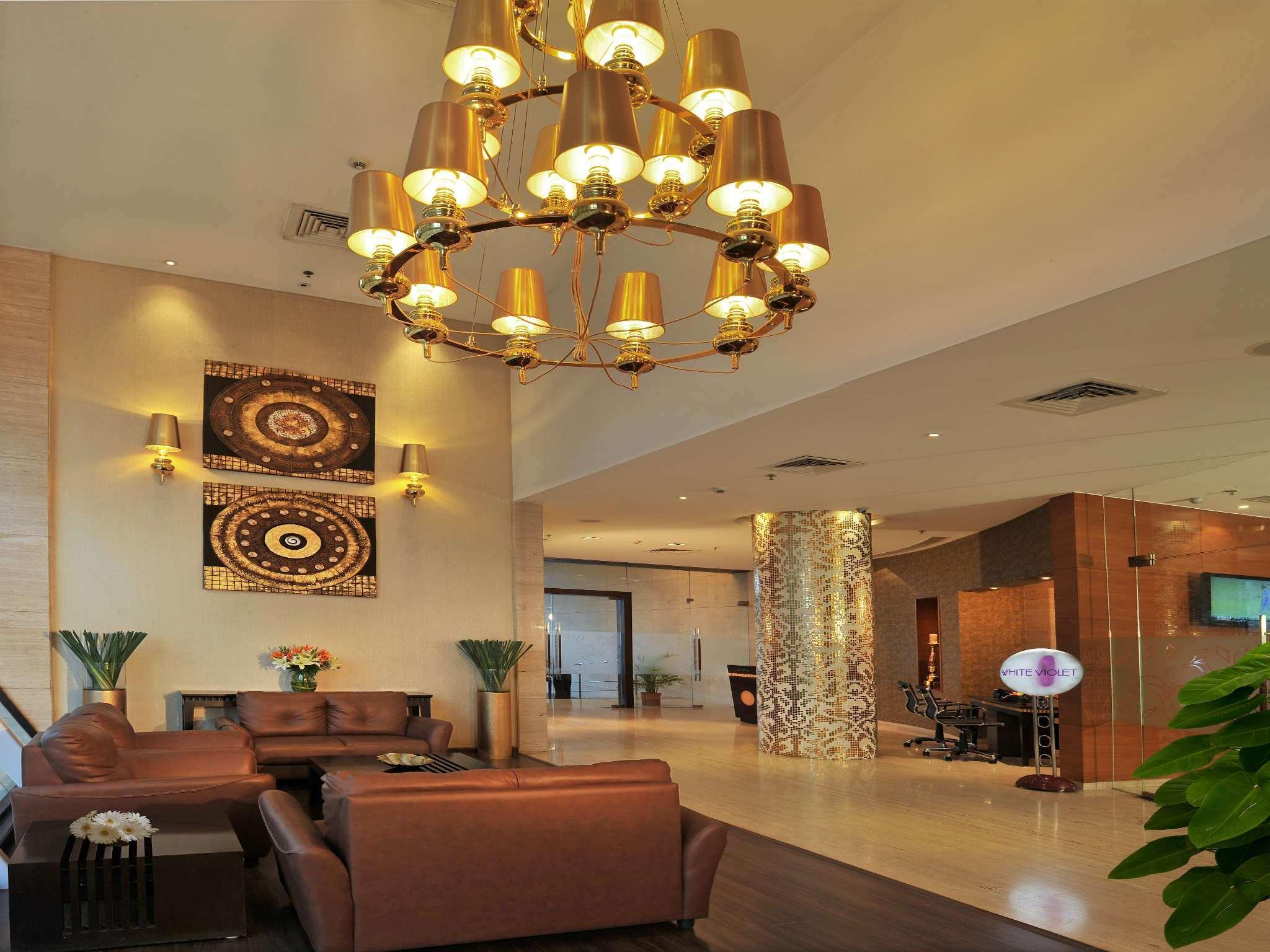 Majestic Court Sarovar Portico Navi Mumbai Exterior photo