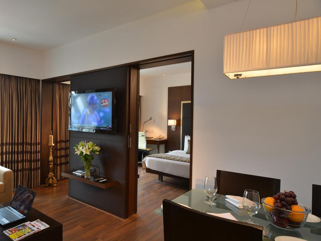 Majestic Court Sarovar Portico Navi Mumbai Exterior photo