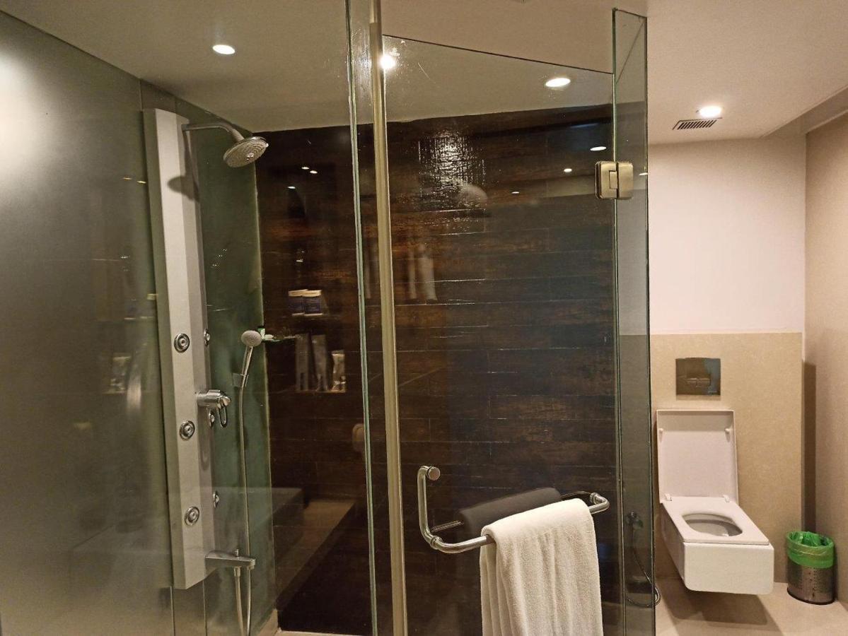 Majestic Court Sarovar Portico Navi Mumbai Exterior photo